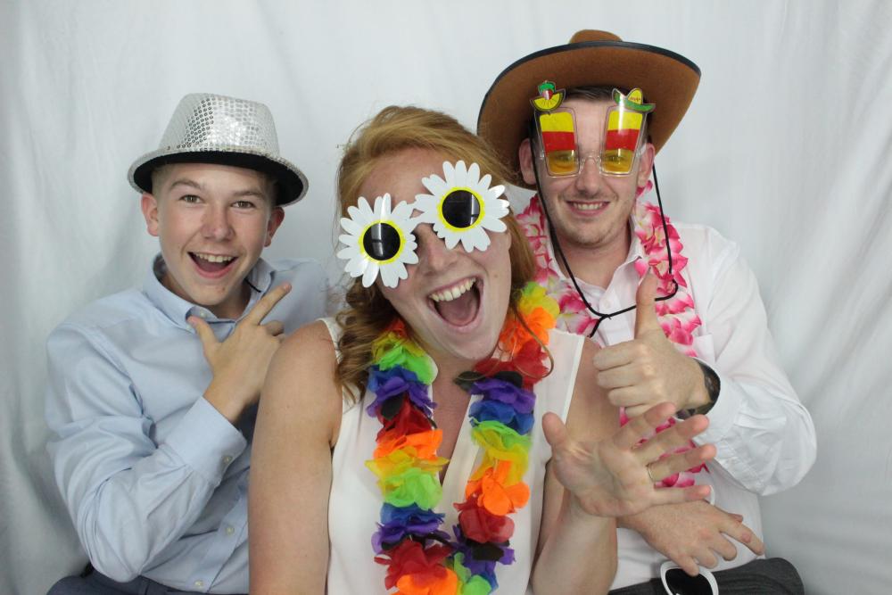 Laura & Oliver | View more photos from the event at gallery.myphotoboothexperience.co.uk/u/MyPhotoBoothExperienceLtd/Laura-Oliver